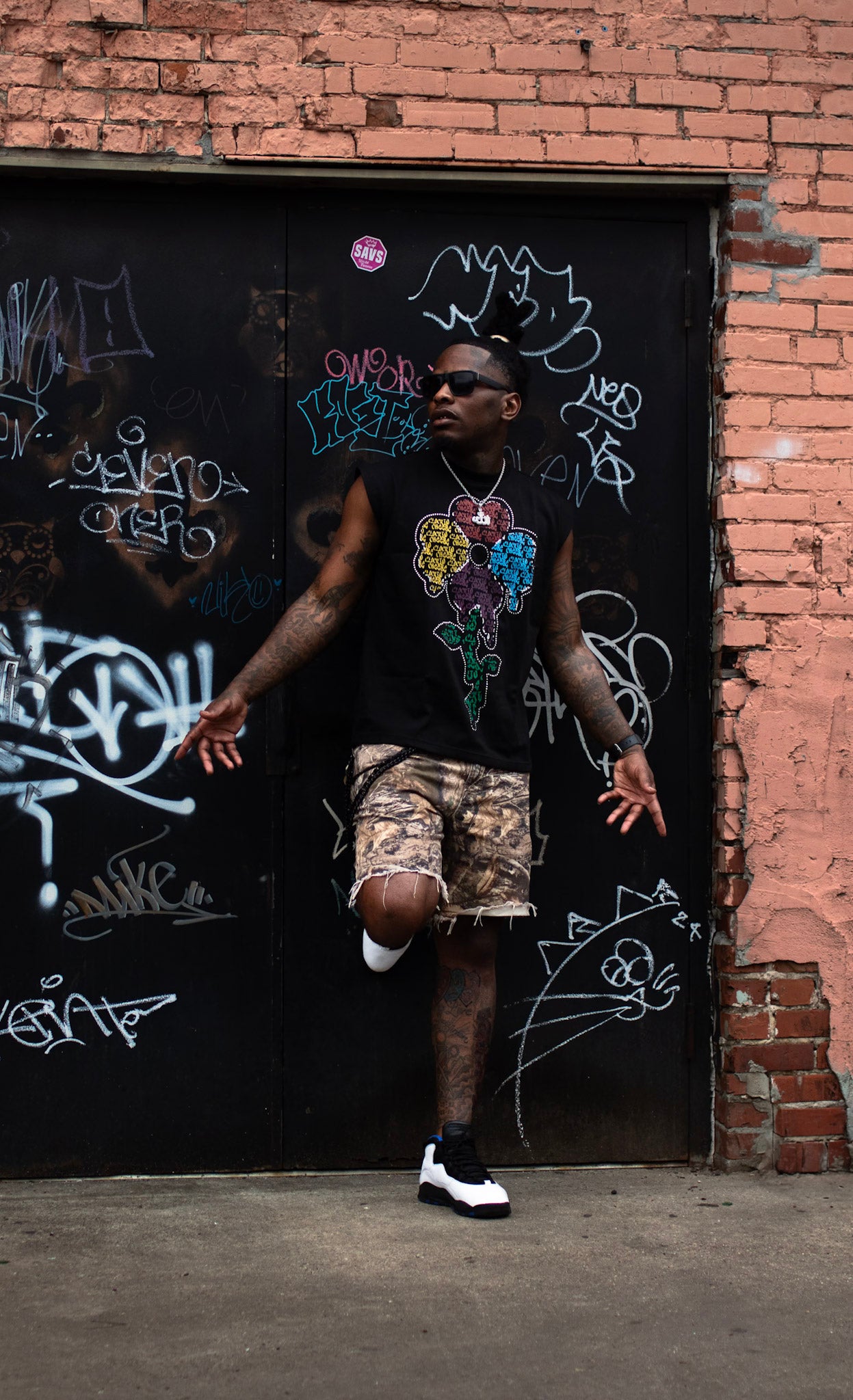 CCFE STUDDED CUT OFF (BLK)